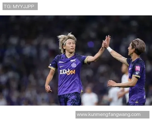 广岛三箭迎战熊本深红力争主场胜利展现强大实力 广岛三箭迎战熊本深红力争主场胜利展现强大实力